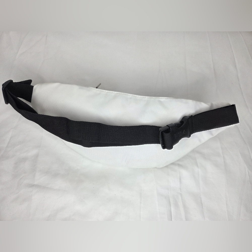 Fila White Beltbag with Black, Red And Blue Accents - Picture 5 of 8
